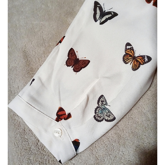 🦋NWOT Forever 21 Butterfly Button Up Blouse sz M - Picture 10 of 10
